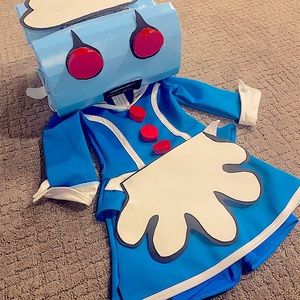 Rosie the robot jetsons costume. Size small